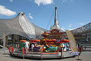 Sommer in der Stadt - Felbers Disney Jet auf dem Coubertinplatz im Olympiapark (©Foto: Martin Schmitz)